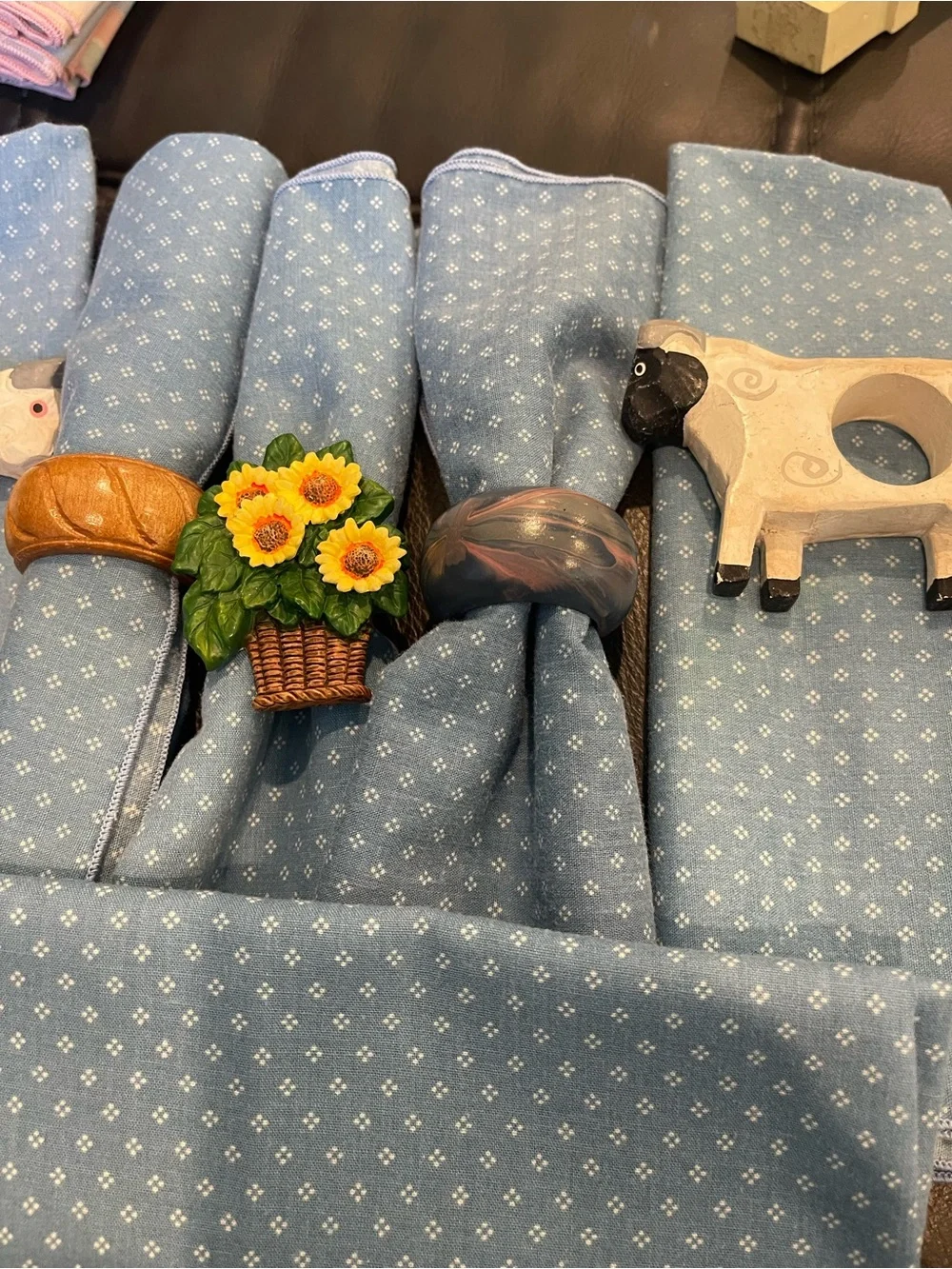 Set of 6Napkins and 5 rings with Decorative Animal Rings vintage